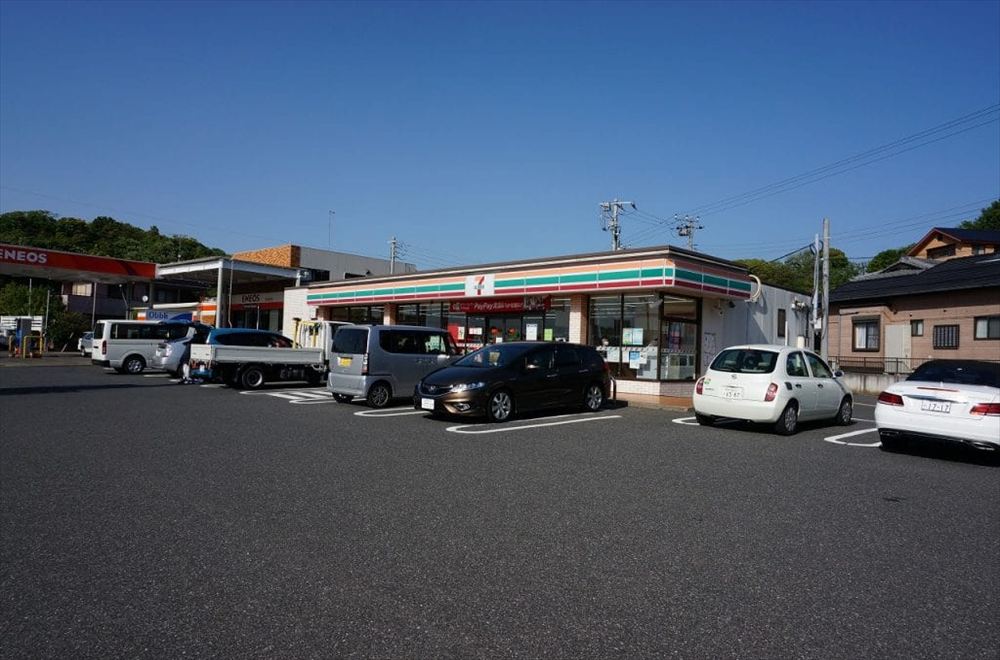 コンビニエンスストアまで徒歩4分