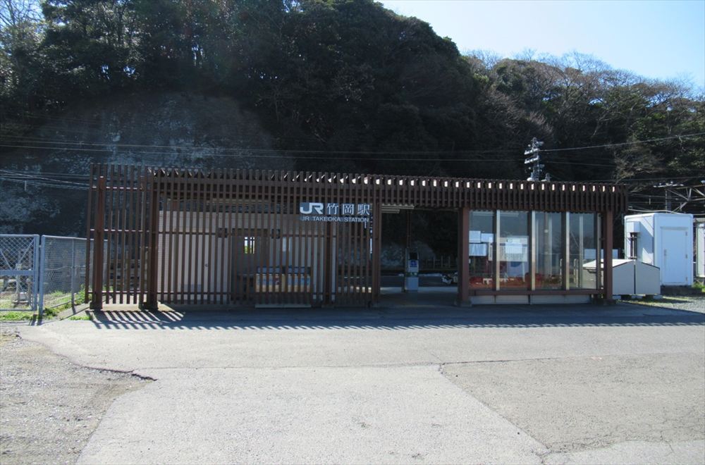 JR内房線竹岡駅まで車で5分